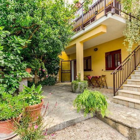 Apartments Redenta Tar-Vabriga Ngoại thất bức ảnh