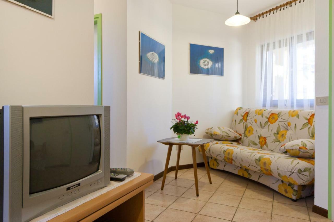 Apartments Redenta Tar-Vabriga Ngoại thất bức ảnh