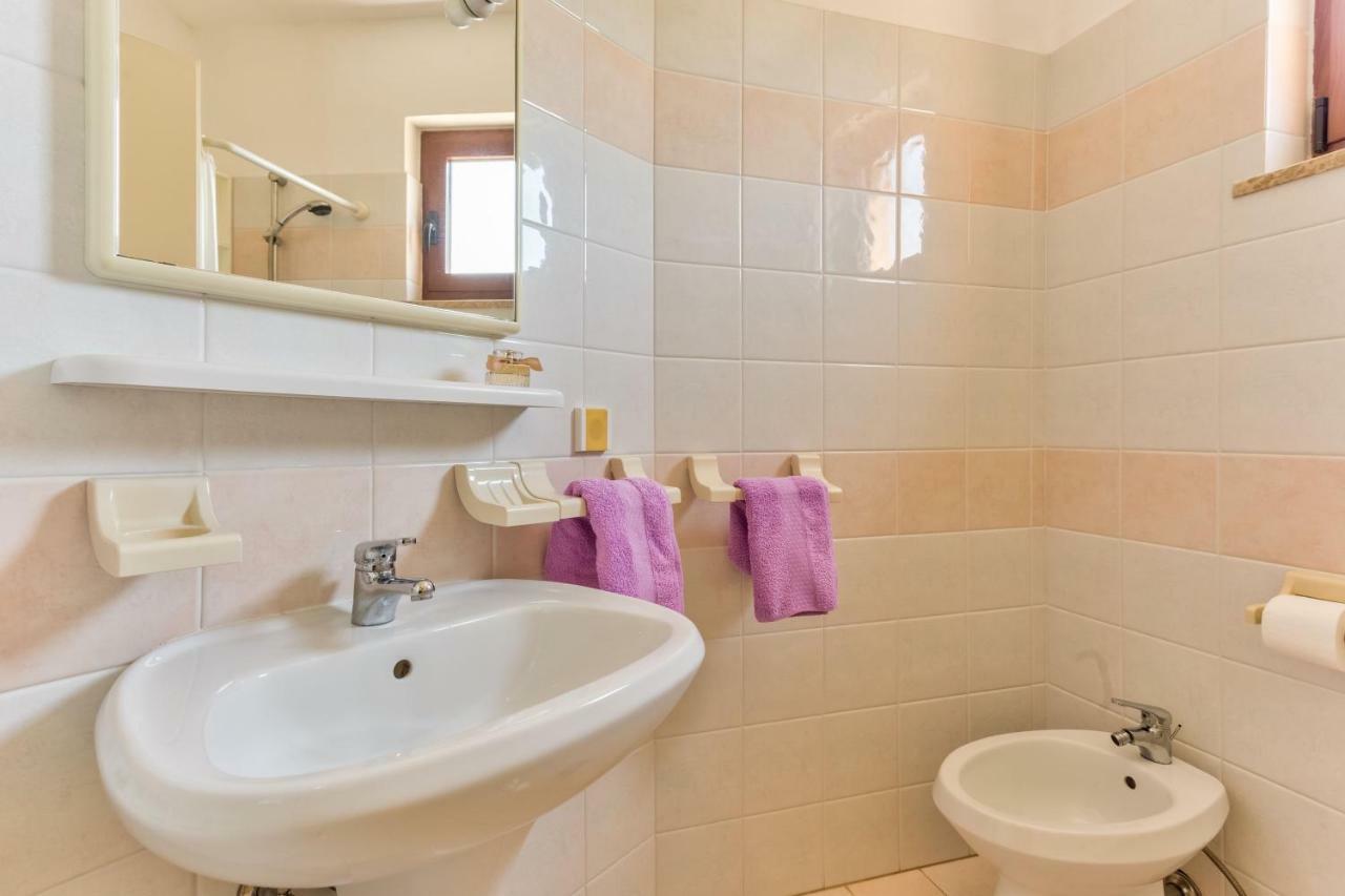 Apartments Redenta Tar-Vabriga Ngoại thất bức ảnh