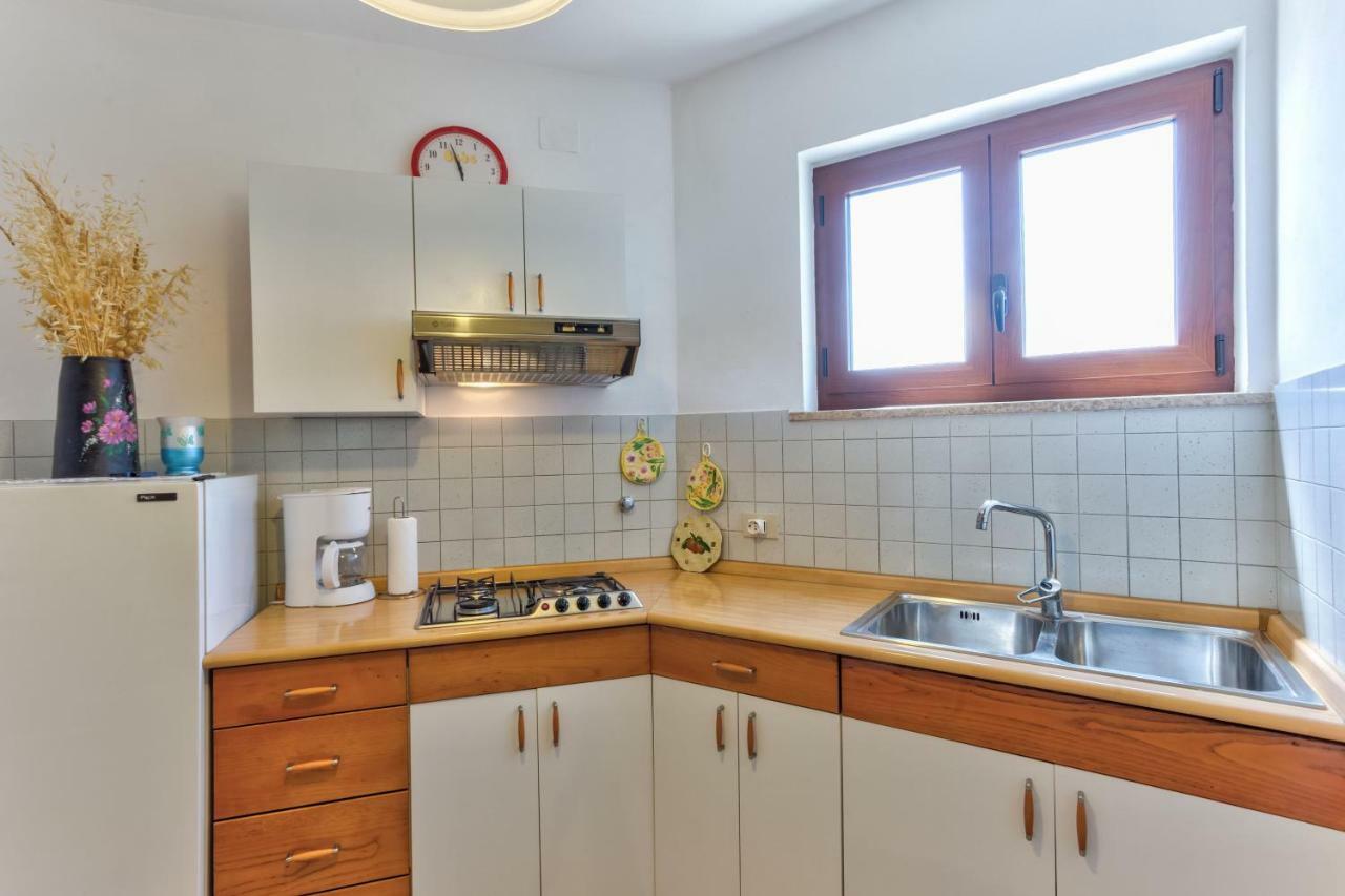 Apartments Redenta Tar-Vabriga Ngoại thất bức ảnh